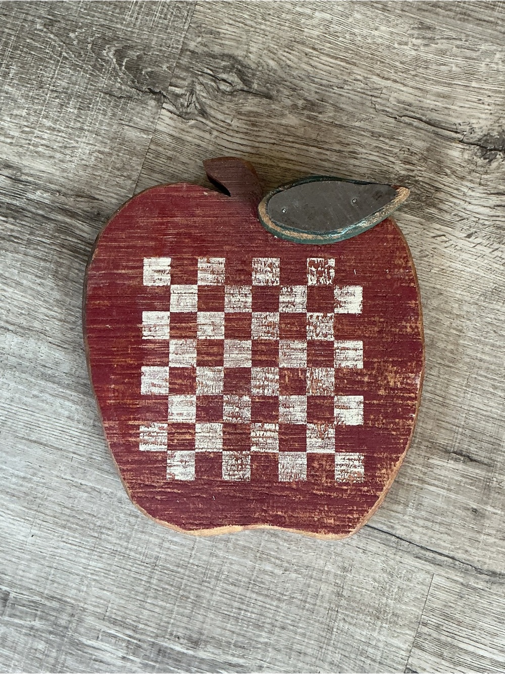 Rustic Red Apple Wall Decor with Checkerboard Pattern - Unbranded